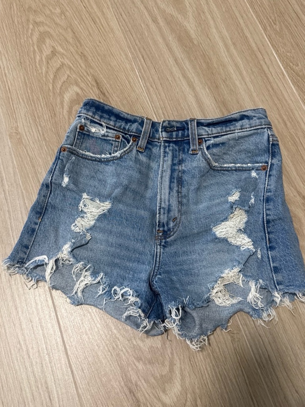 Abercrombie High-Rise Distressed Women's Denim Shorts - Blue